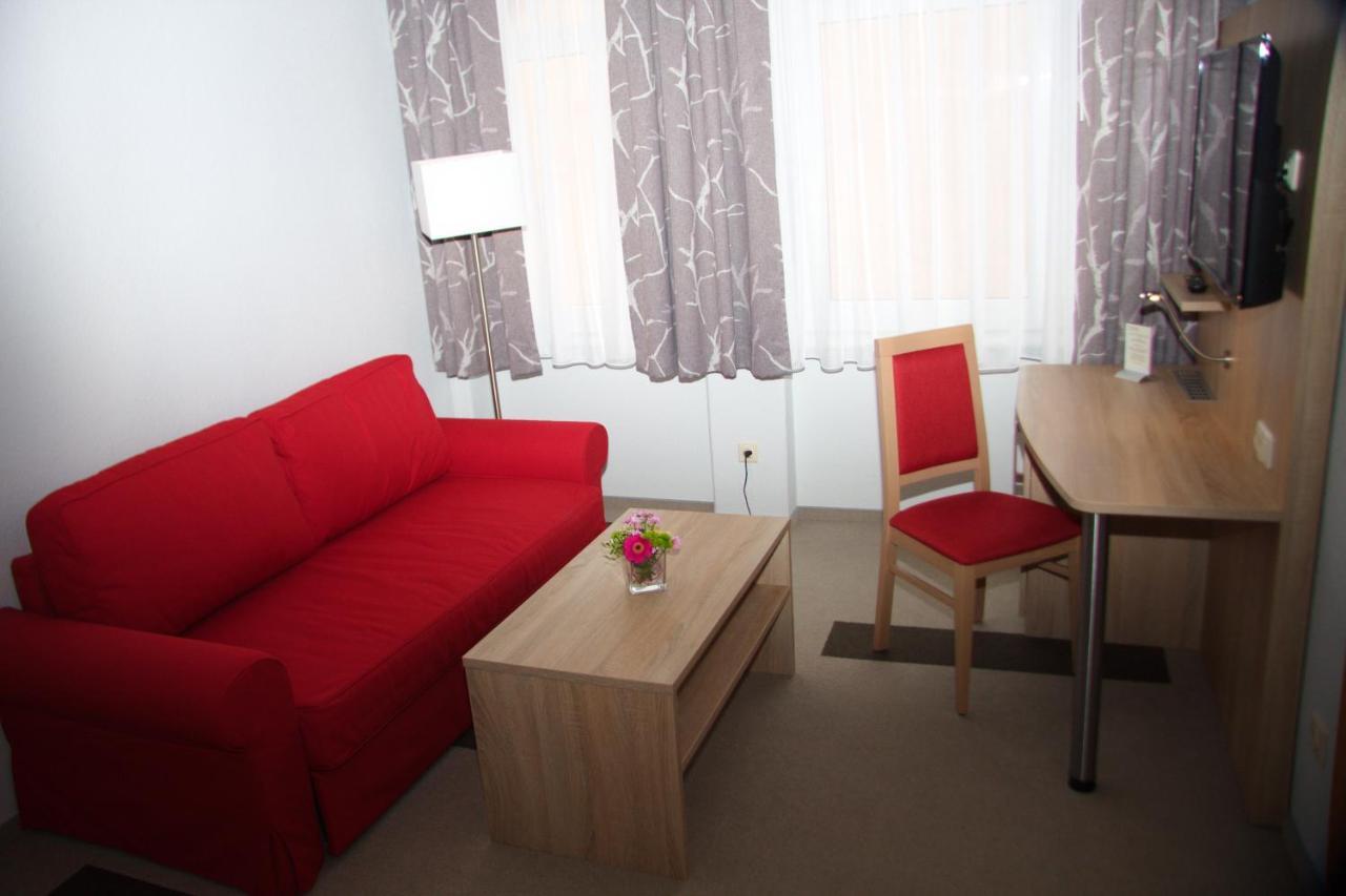Stichwehs Hotel Am Bahnhof Elze Εξωτερικό φωτογραφία