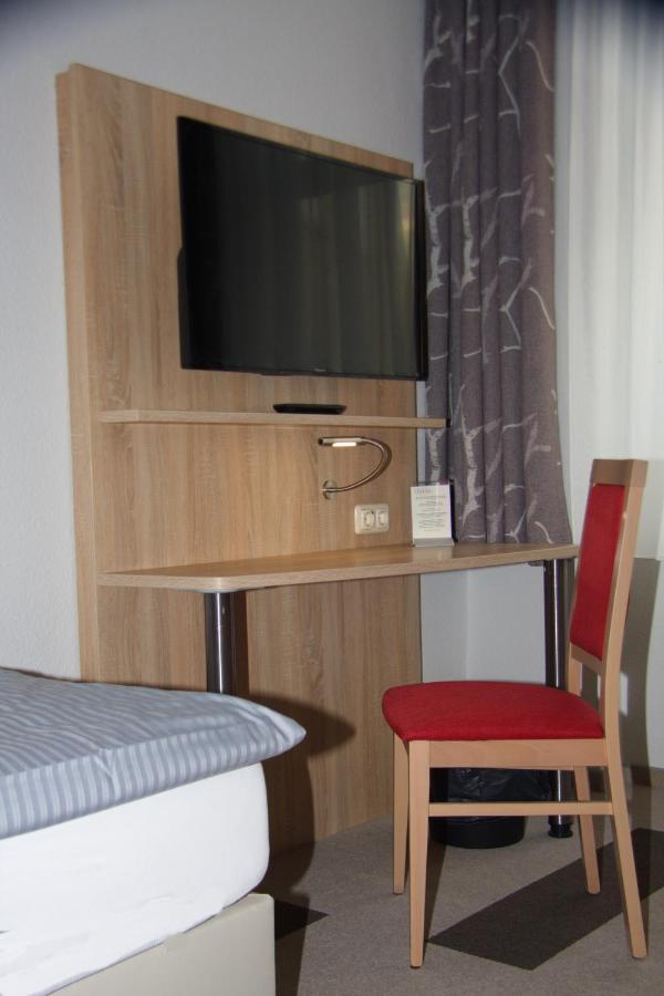 Stichwehs Hotel Am Bahnhof Elze Εξωτερικό φωτογραφία
