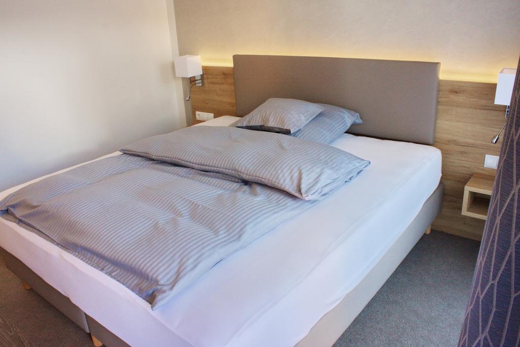 Stichwehs Hotel Am Bahnhof Elze Εξωτερικό φωτογραφία